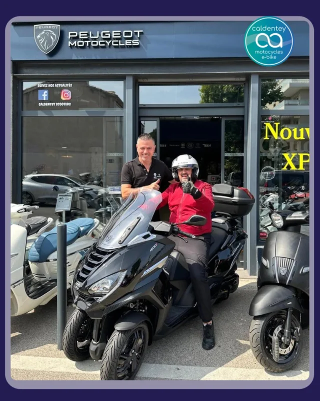 🔑 Livraison du jour : Jean-Yves prend la route au guidon de son tout nouveau Peugeot Metropolis 🛵✨�Un scooter 3-roues alliant sécurité, confort et élégance, parfait pour ses futurs trajets !
Merci à Jean-Yves pour sa confiance 🙏 
C’est toujours un plaisir d’accompagner nos clients. �Bonne route à lui ! 🛣️💨

#DeuxRoues #peugeotmotocycles #Caldentey #Merci #PeugeotScooter #peugeotscooter #metropolis